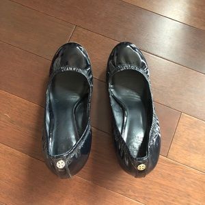 Tory Burch navy patent wedges. Size 7.5